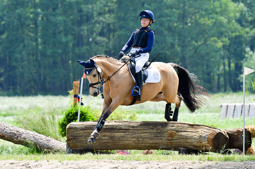 Goldene Schärpe Ponys in Löningen  4+5.6.22 | 04062022 - Gelände  2 Abt _123 