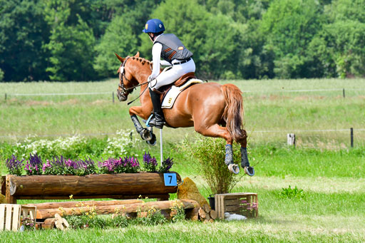 Goldene Schärpe Ponys in Löningen  4+5.6.22 | 04062022 - Gelände  2 Abt _142 