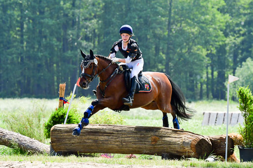 Goldene Schärpe Ponys in Löningen  4+5.6.22 | 04062022 - Gelände  2 Abt _159 