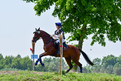 Goldene Schärpe Ponys in Löningen  4+5.6.22 | 04062022 - Gelände  2 Abt _163 