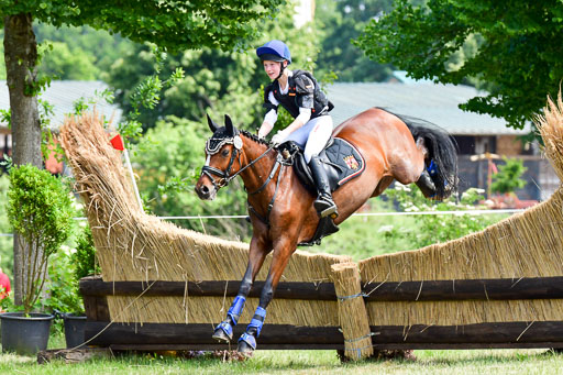 Goldene Schärpe Ponys in Löningen  4+5.6.22 | 04062022 - Gelände  2 Abt _167 