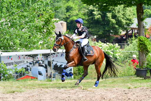 Goldene Schärpe Ponys in Löningen  4+5.6.22 | 04062022 - Gelände  2 Abt _168 