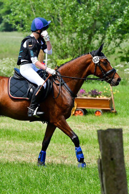 Goldene Schärpe Ponys in Löningen  4+5.6.22 | 04062022 - Gelände  2 Abt _181 