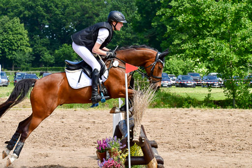 Goldene Schärpe Ponys in Löningen  4+5.6.22 | 04062022 - Gelände  2 Abt _186 