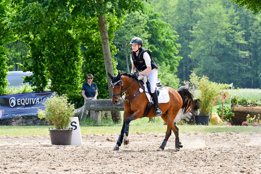 Goldene Schärpe Ponys in Löningen  4+5.6.22 | 04062022 - Gelände  2 Abt _192 