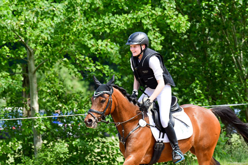 Goldene Schärpe Ponys in Löningen  4+5.6.22 | 04062022 - Gelände  2 Abt _200 