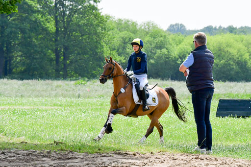 Goldene Schärpe Ponys in Löningen  4+5.6.22 | 04062022 - Gelände  2 Abt _326 