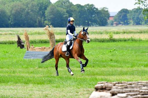 Goldene Schärpe Ponys in Löningen  4+5.6.22 | 04062022 - Gelände  2 Abt _343 