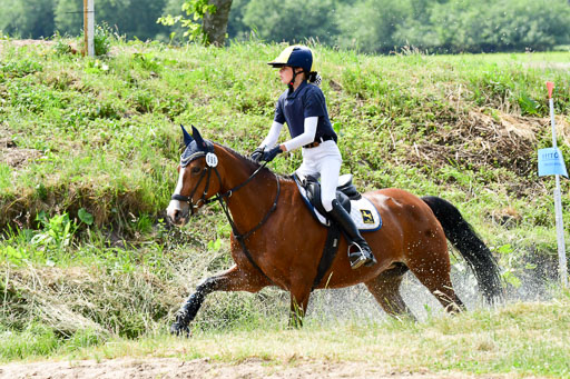 Goldene Schärpe Ponys in Löningen  4+5.6.22 | 04062022 - Gelände  2 Abt _345 