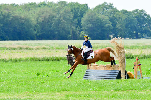 Goldene Schärpe Ponys in Löningen  4+5.6.22 | 04062022 - Gelände  2 Abt _358 