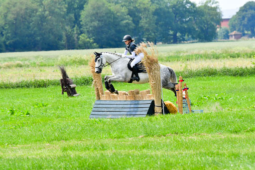 Goldene Schärpe Ponys in Löningen  4+5.6.22 | 04062022 - Gelände  2 Abt _372 