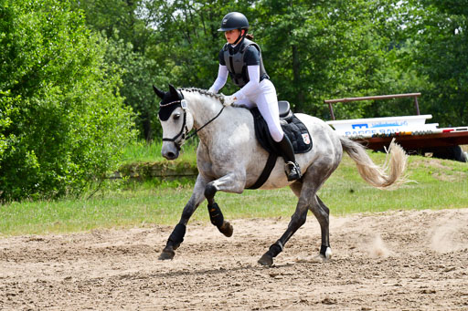 Goldene Schärpe Ponys in Löningen  4+5.6.22 | 04062022 - Gelände  2 Abt _380 