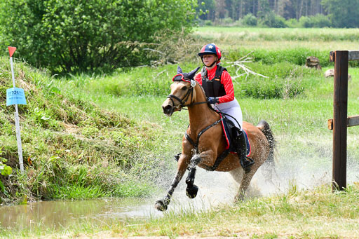 Goldene Schärpe Ponys in Löningen  4+5.6.22 | 04062022 - Gelände  2 Abt _394 