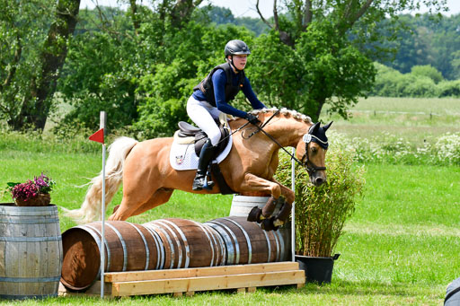 Goldene Schärpe Ponys in Löningen  4+5.6.22 | 04062022 - Gelände  2 Abt _435 