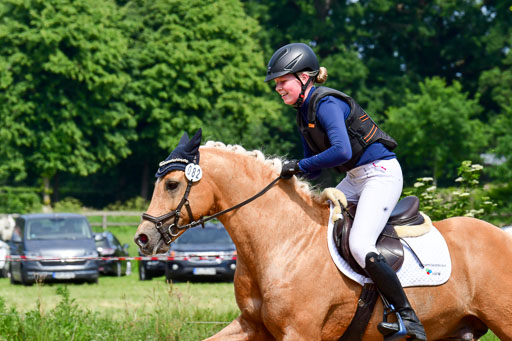 Goldene Schärpe Ponys in Löningen  4+5.6.22 | 04062022 - Gelände  2 Abt _448 