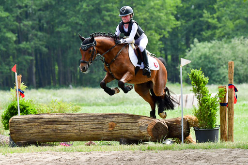 Goldene Schärpe Ponys in Löningen  4+5.6.22 | 04062022 - Gelände  2 Abt _459 