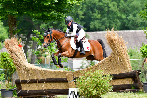 Goldene Schärpe Ponys in Löningen  4+5.6.22 | 04062022 - Gelände  2 Abt _464 