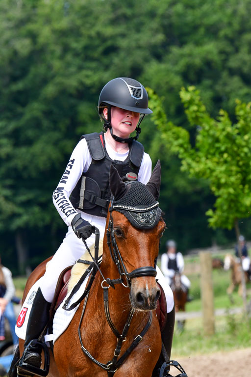 Goldene Schärpe Ponys in Löningen  4+5.6.22 | 04062022 - Gelände  2 Abt _466 