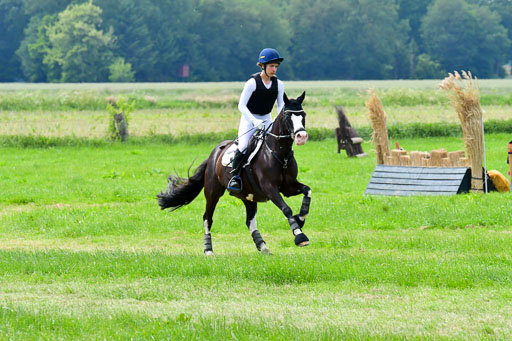 Goldene Schärpe Ponys in Löningen  4+5.6.22 | 04062022 - Gelände  2 Abt _492 