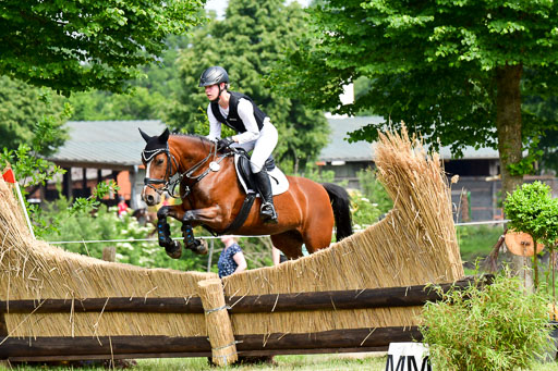 Goldene Schärpe Ponys in Löningen  4+5.6.22 | 04062022 - Gelände  2 Abt _528 