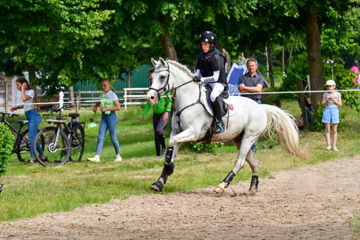 Goldene Schärpe Ponys in Löningen  4+5.6.22 | 04062022 - Gelände  2 Abt _544 