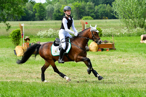 Goldene Schärpe Ponys in Löningen  4+5.6.22 | 04062022 - Gelände  2 Abt _552 