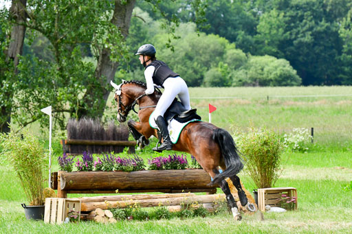 Goldene Schärpe Ponys in Löningen  4+5.6.22 | 04062022 - Gelände  2 Abt _554 