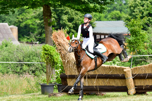 Goldene Schärpe Ponys in Löningen  4+5.6.22 | 04062022 - Gelände  2 Abt _566 