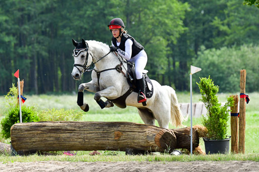 Goldene Schärpe Ponys in Löningen  4+5.6.22 | 04062022 - Gelände  2 Abt _577 