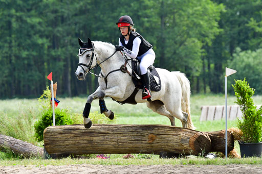 Goldene Schärpe Ponys in Löningen  4+5.6.22 | 04062022 - Gelände  2 Abt _578 
