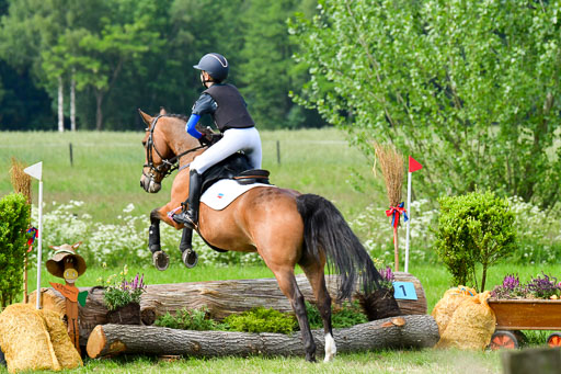 Goldene Schärpe Ponys in Löningen  4+5.6.22 | 04062022 - Gelände  2 Abt _588 