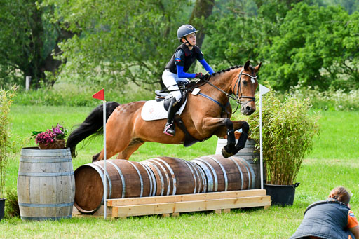 Goldene Schärpe Ponys in Löningen  4+5.6.22 | 04062022 - Gelände  2 Abt _590 