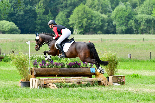 Goldene Schärpe Ponys in Löningen  4+5.6.22 | 04062022 - Gelände  2 Abt _606 