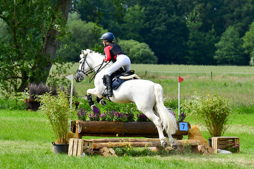 Goldene Schärpe Ponys in Löningen  4+5.6.22 | 04062022 - Gelände  2 Abt _620 