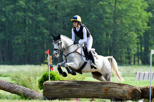 Goldene Schärpe Ponys in Löningen  4+5.6.22 | 04062022 - Gelände  2 Abt _695 