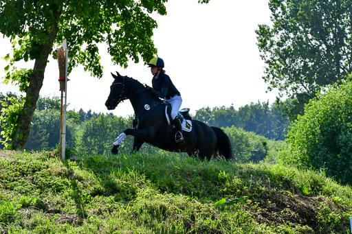 Goldene Schärpe Ponys in Löningen  4+5.6.22 | 04062022 - Gelände  2 Abt _831 