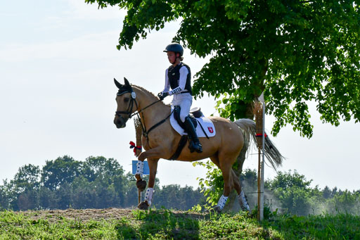 Goldene Schärpe Ponys in Löningen  4+5.6.22 | 04062022 - Gelände  2 Abt _848 