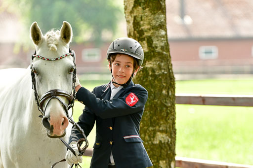 Goldene Schärpe Ponys in Löningen  4+5.6.22 | 05062022 Vormustern_050 