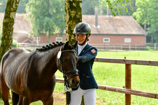 Goldene Schärpe Ponys in Löningen  4+5.6.22 | 05062022 Vormustern_071 