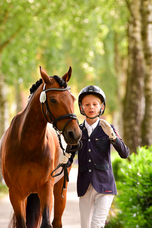 Goldene Schärpe Ponys in Löningen  4+5.6.22 | 05062022 Vormustern_144 