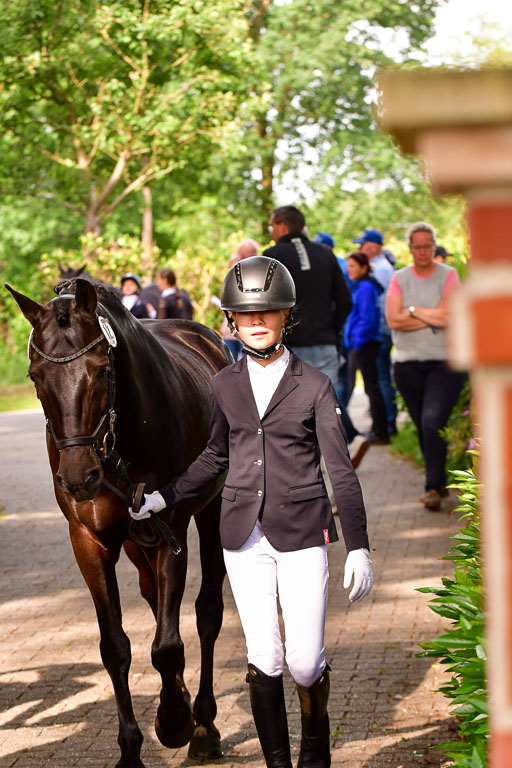 Goldene Schärpe Ponys in Löningen  4+5.6.22 | 05062022 Vormustern_154 