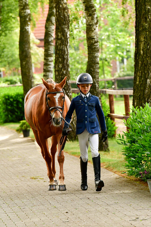 Goldene Schärpe Ponys in Löningen  4+5.6.22 | 05062022 Vormustern_340 