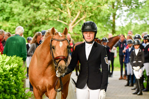Goldene Schärpe Ponys in Löningen  4+5.6.22 | 05062022 Vormustern_375 