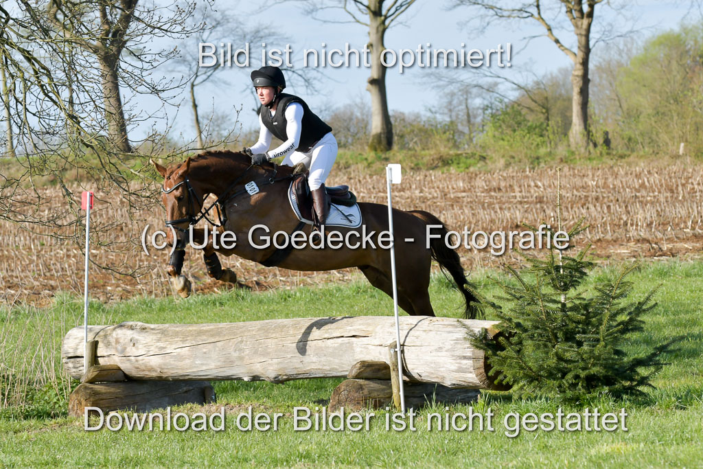 NG Eventing Elmenhorst 21.4.22 | Häusermann, Kerstin - Curley Boy_09