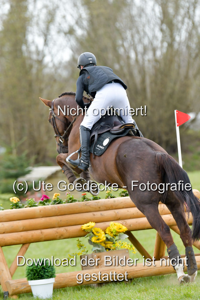 NG Eventing Elmenhorst  21.4.22 | Dünnebacke, Luis - Loreen_2 