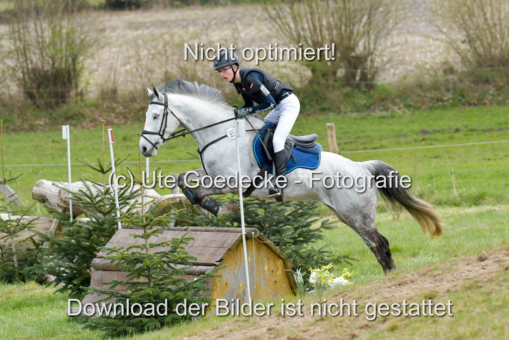 NG Eventing Elmenhorst  21.4.22 | Triebwasser, Bahne - Feli_02 