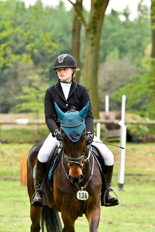 Quali für Goldene Schärpe Ponys in Berge   6+7.5.23 | Jara Fricke mit Scarlett_18 