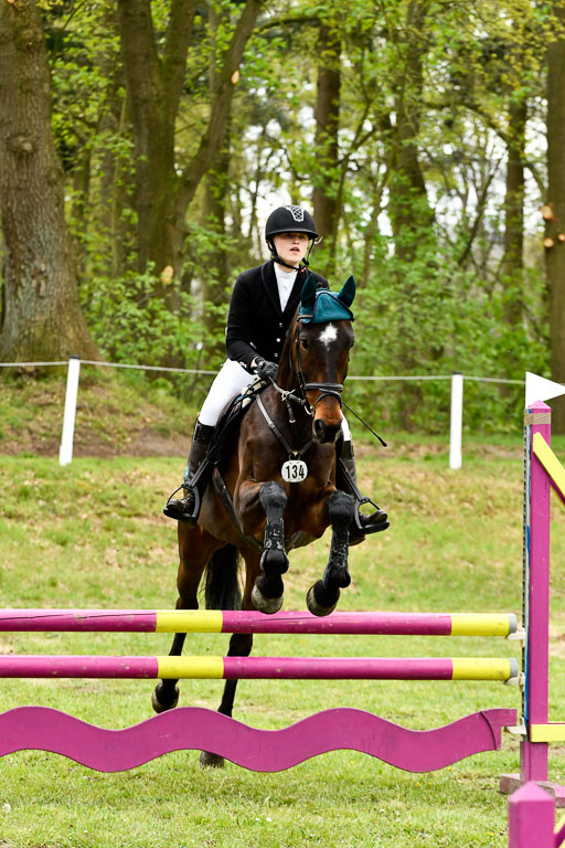 Quali für Goldene Schärpe Ponys in Berge   6+7.5.23 | Jara Fricke mit Scarlett_26 