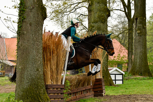 Quali für Goldene Schärpe Ponys in Berge   6+7.5.23 | Jara Fricke mit Scarlett_36 