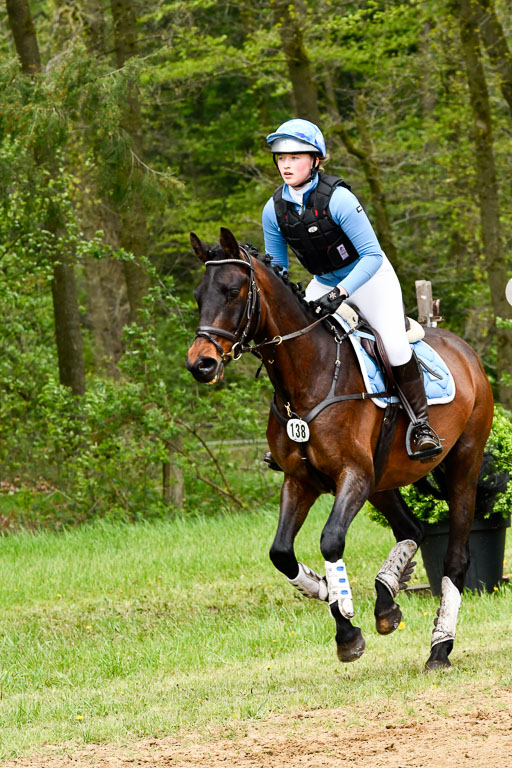 Quali für Goldene Schärpe Ponys in Berge   6+7.5.23 | Jara Fricke  mit Sir Lancelot_49 